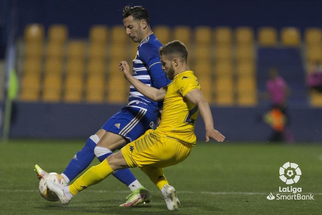 Un gol de penalti de Borja Valle deja sin el premio de la victoria a la Deportiva.