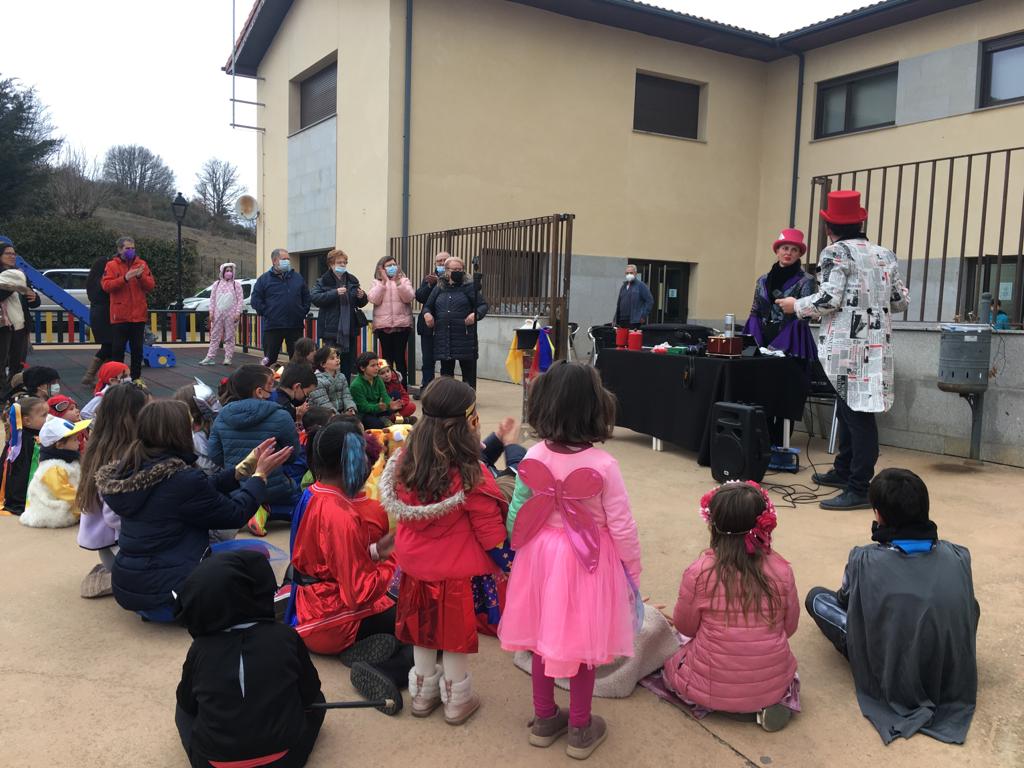 El carnaval de Garrafe de Torío ha mostrado una gran variedad de disfraces.