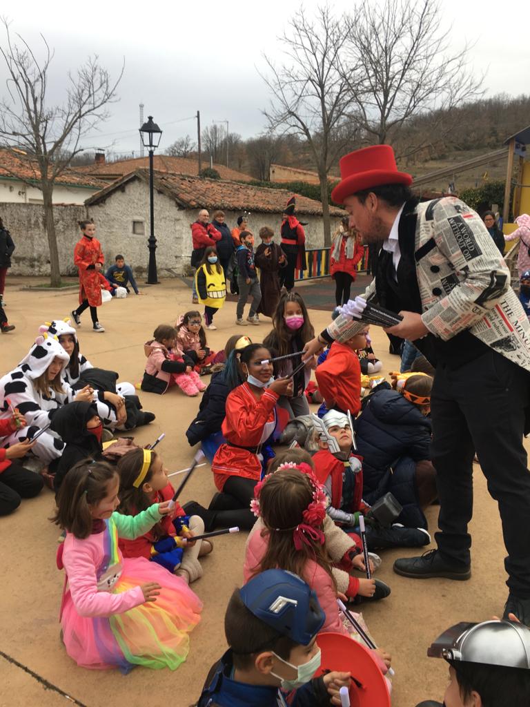 El carnaval de Garrafe de Torío ha mostrado una gran variedad de disfraces.