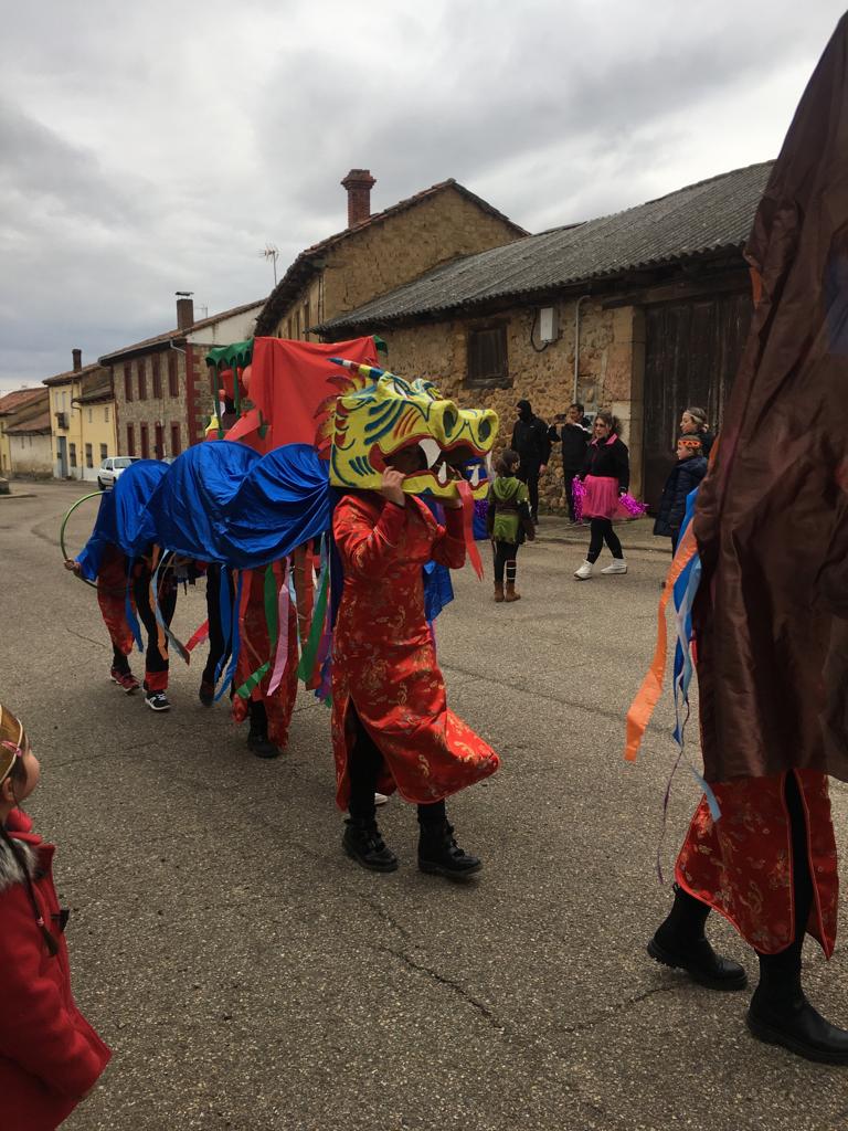 El carnaval de Garrafe de Torío ha mostrado una gran variedad de disfraces.