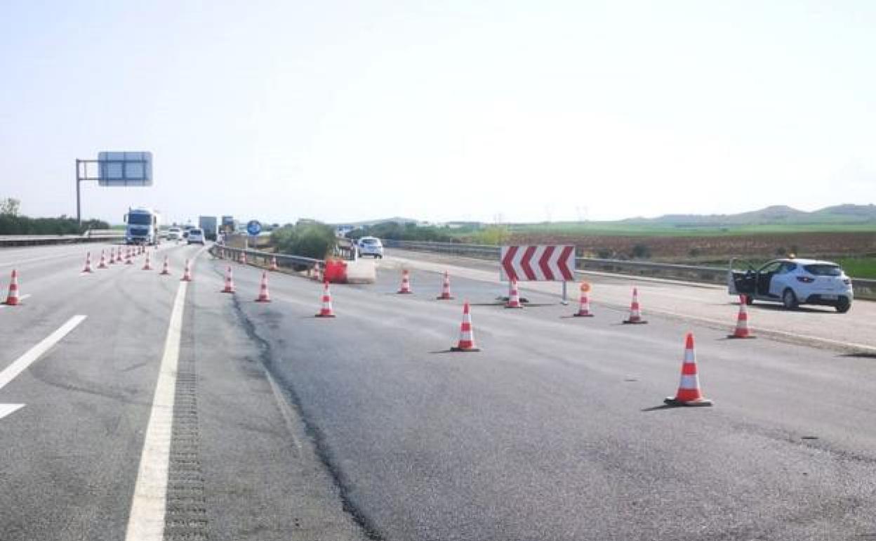 Las obras se realizarán en la mejora del firme y en recuperar otra en El Bierzo.