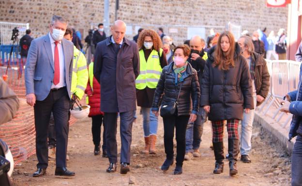 Galería. Visita a las obras de la muralla leonesa.