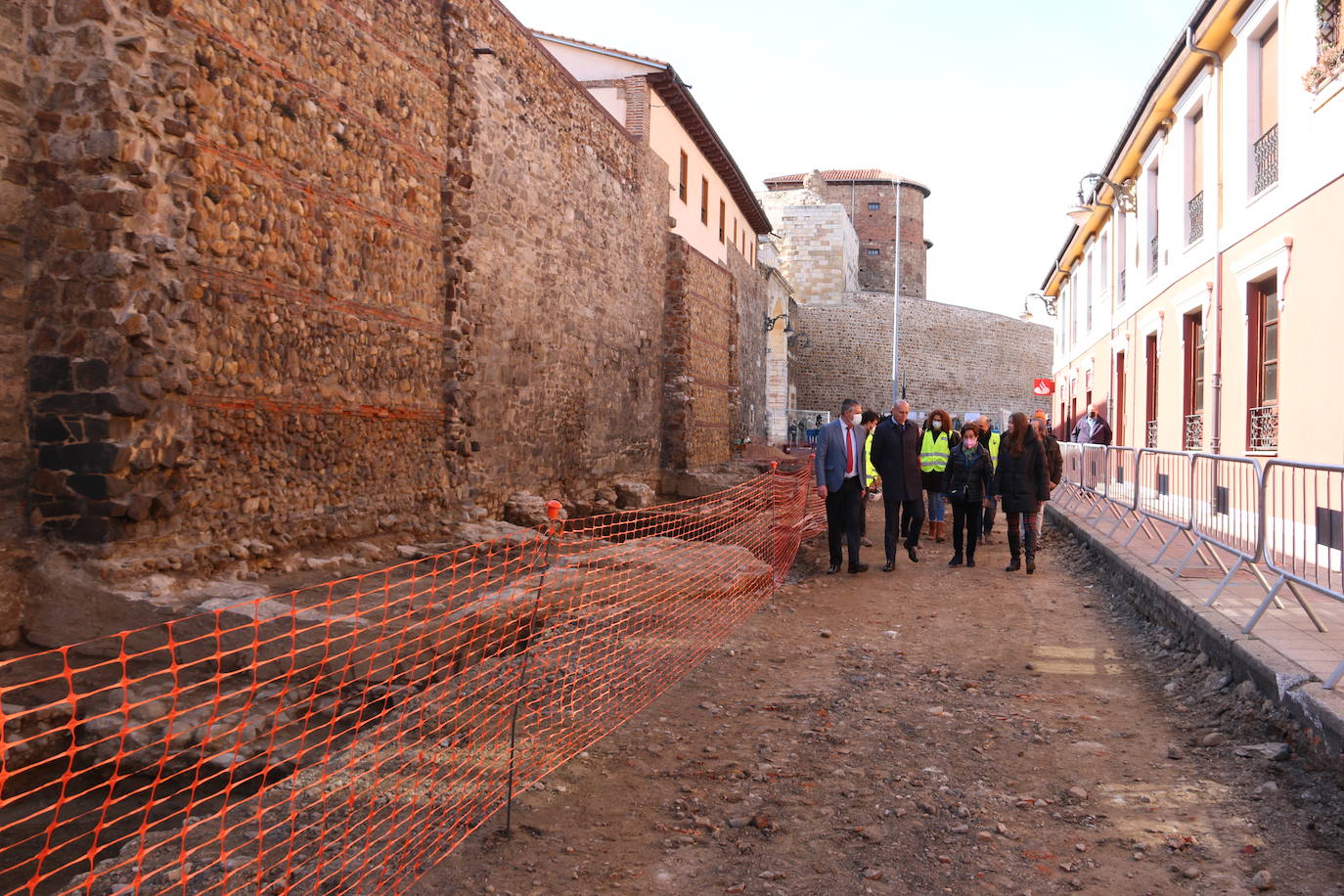 Los arqueólogos siguen buscando vestigios a la espera de dar paso a las obras de peatonalización de las calles Carreras y Los Cubos.