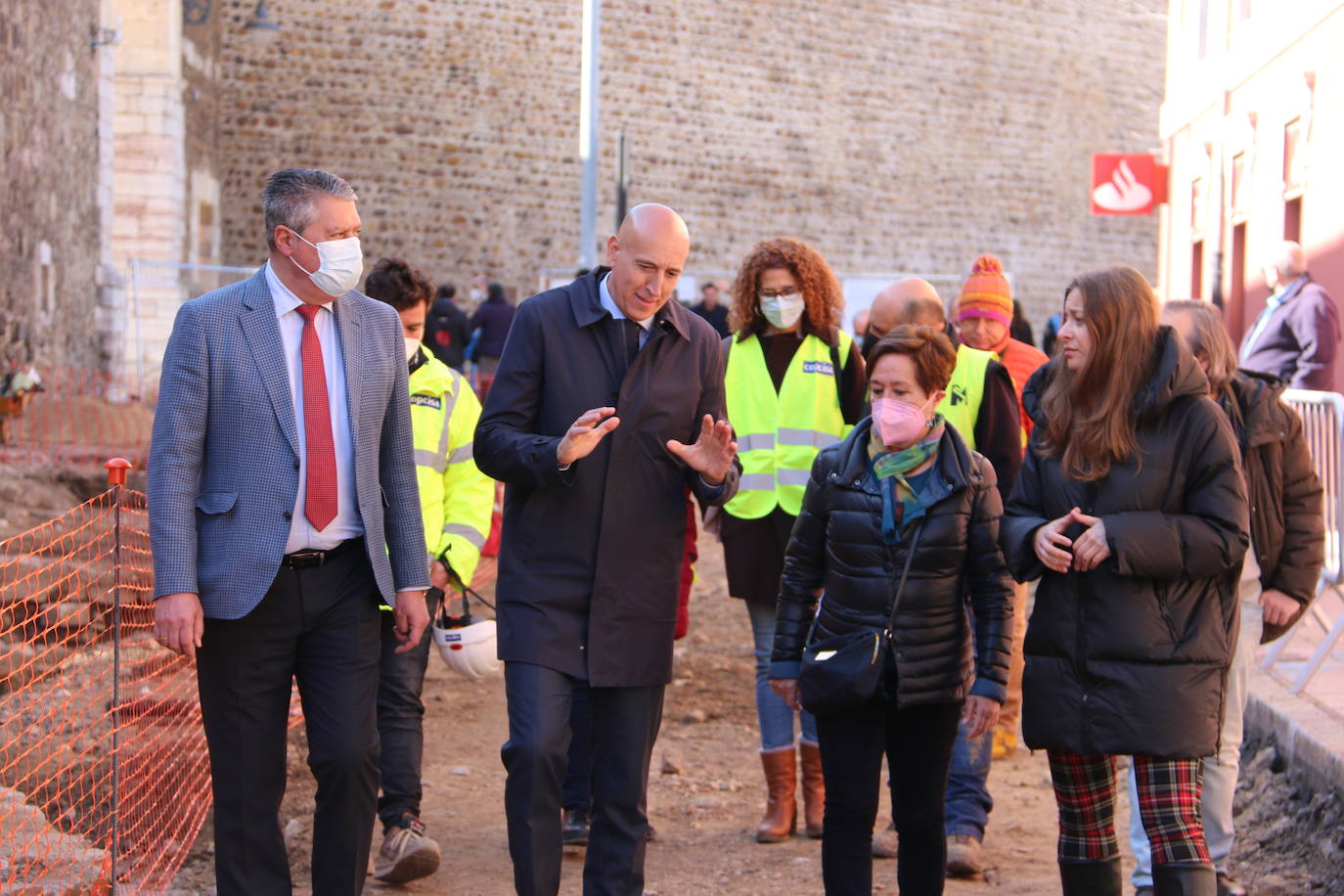 Los arqueólogos siguen buscando vestigios a la espera de dar paso a las obras de peatonalización de las calles Carreras y Los Cubos.