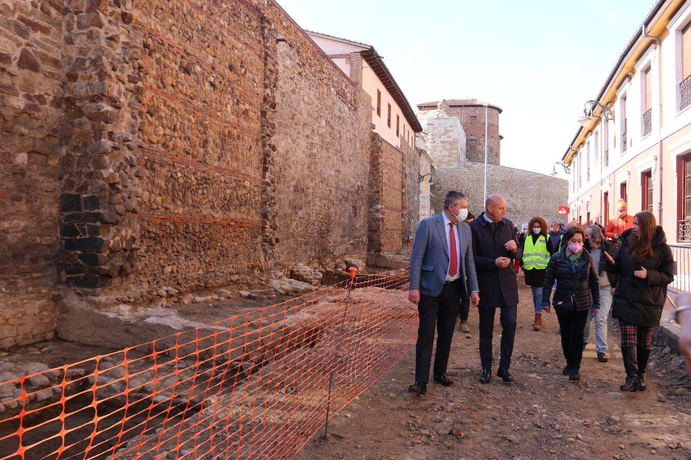 Los arqueólogos siguen buscando vestigios a la espera de dar paso a las obras de peatonalización de las calles Carreras y Los Cubos.