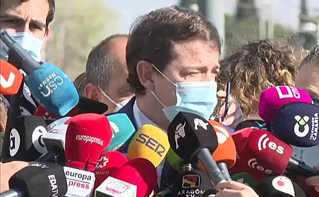 Alfonso Fernández Mañueco, este martes, a su llegada al hotel en el que se celebra la junta directiva nacional. 