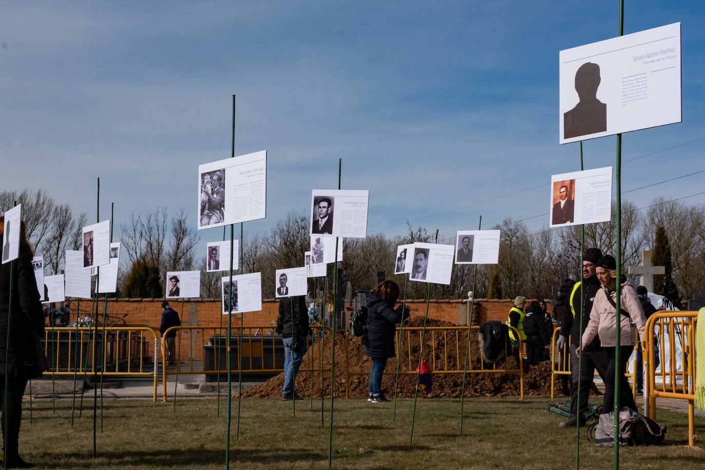 La ARMH localiza en el cementerio de Villadangos del Páramo (León) una fosa con diez cuerpos de personas fusiladas en 1936