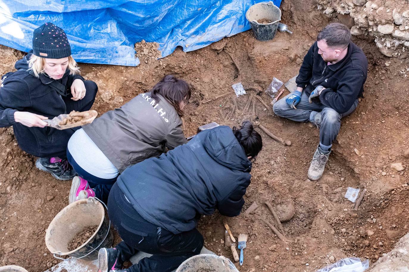 La ARMH localiza en el cementerio de Villadangos del Páramo (León) una fosa con diez cuerpos de personas fusiladas en 1936