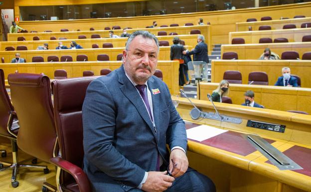 Eduardo Morán, presidente de la Diputación de León, durante su presencia en el Senado. 