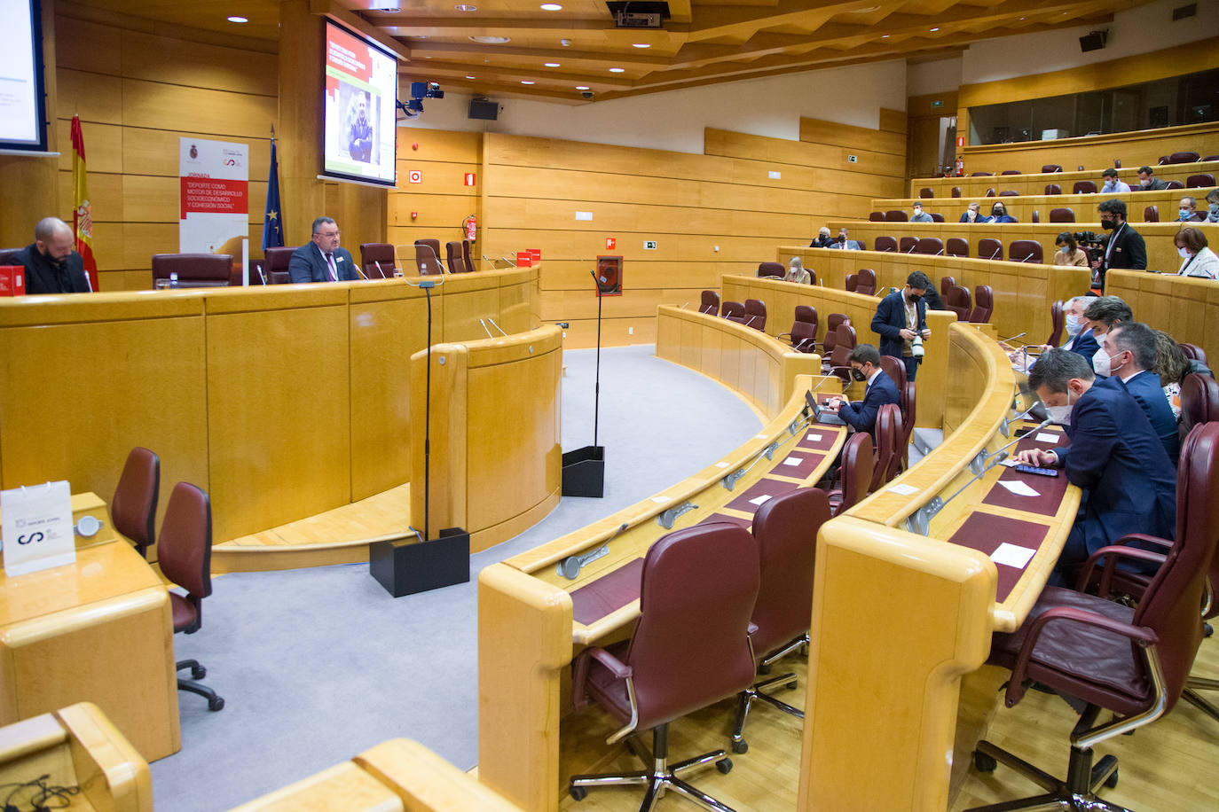 Morán reclama en el Senado la participación de los gobiernos locales en las políticas públicas deportivas. El presidente de la Diputación de León representa a la FEMP con una ponencia sobre 'Deporte y municipalismo' en la jornada celebrada en la Cámara Alta. 