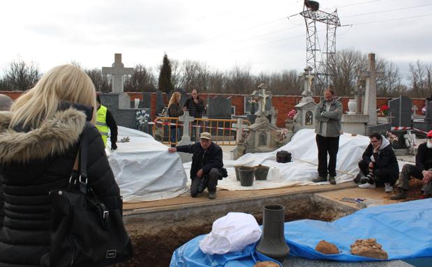 Los familiares de los desaparecidos en Villadangos piden colocar una placa en el cementerio en recuerdo de los 71 represaliados