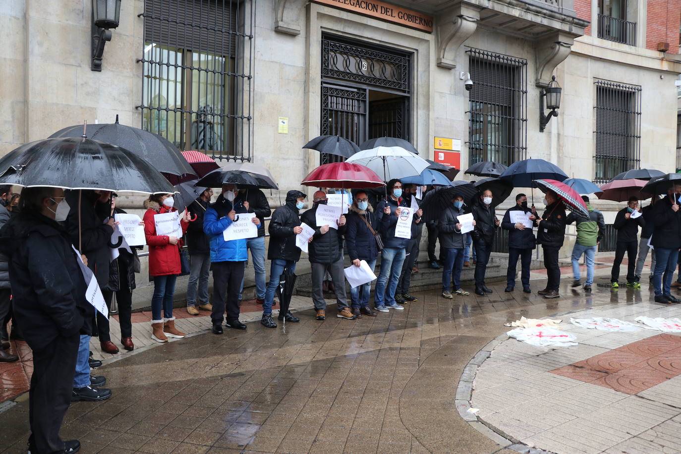 Cerca de una treintena de trabajadores de Villahierro denuncian las últimas agresiones físicas en el centro penitenciario.