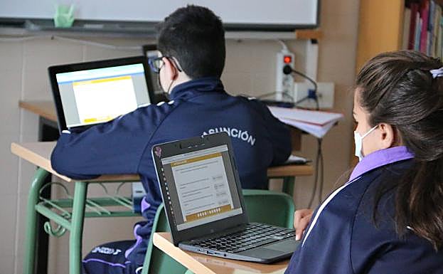Galería. El Colegio La Asunción compagina tecnología y valores como señas de identidad. 