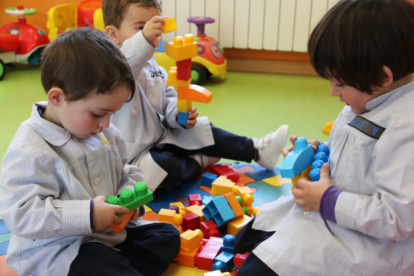 Este centro de referencia en León oferta educación desde guardería hasta bachillerato | Compaginar proyectos de innovación docente con la cercanía y el acompañamiento a los alumnos en todas las etapas hacen de este centro concertado un entorno privilegiado para el aprendizaje.