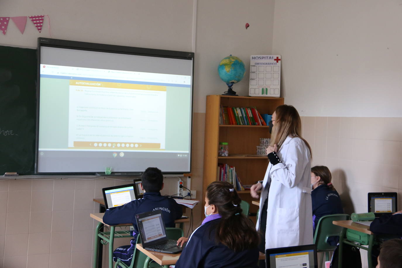 Este centro de referencia en León oferta educación desde guardería hasta bachillerato | Compaginar proyectos de innovación docente con la cercanía y el acompañamiento a los alumnos en todas las etapas hacen de este centro concertado un entorno privilegiado para el aprendizaje.