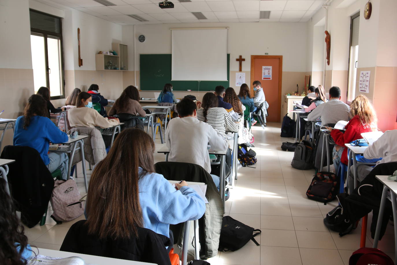 Este centro de referencia en León oferta educación desde guardería hasta bachillerato | Compaginar proyectos de innovación docente con la cercanía y el acompañamiento a los alumnos en todas las etapas hacen de este centro concertado un entorno privilegiado para el aprendizaje.