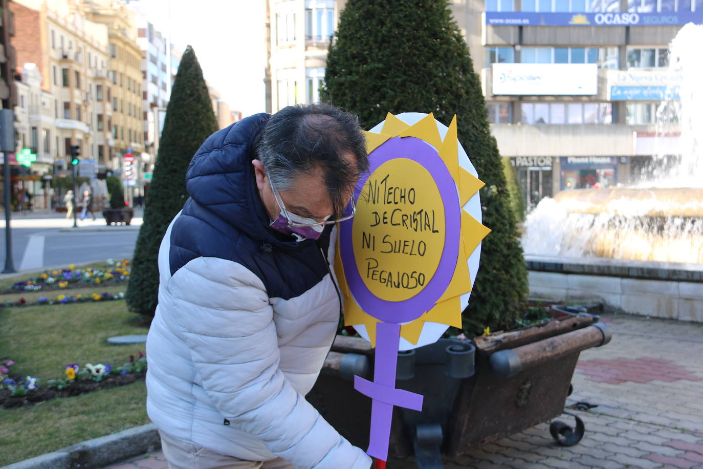 Fotos: &#039;Performance&#039; feminista en León