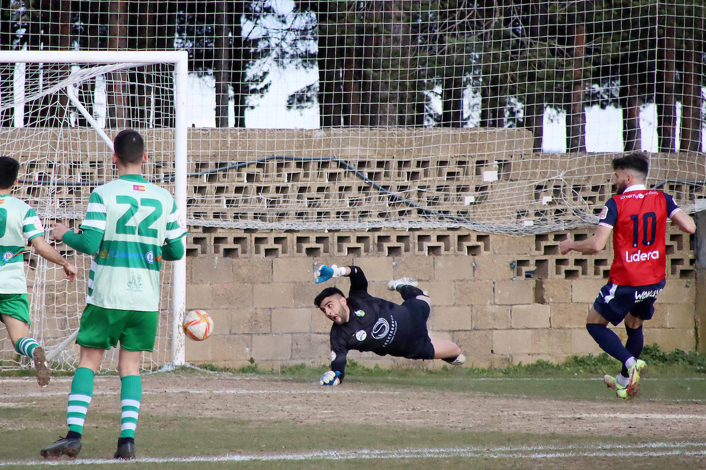 Los verdiblancos se enfrentan en la 26ª jornada del grupo 8 de la Tercera RFEF en Los Dominicos.