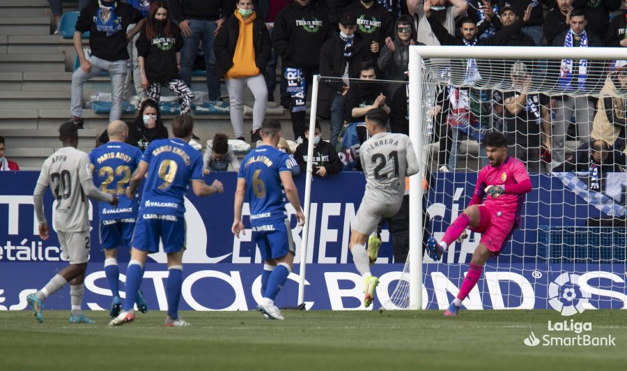 El conjunto berciano recibe a los pitiusos, entrenados por el conocido Paco Jémez, con el playoff como gran batalla entre ambos