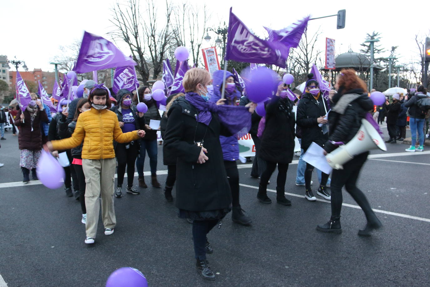 Las calles de la capital se han teñido de violeta en la manifestación reivindicativa del Día Internacional de la Mujer.