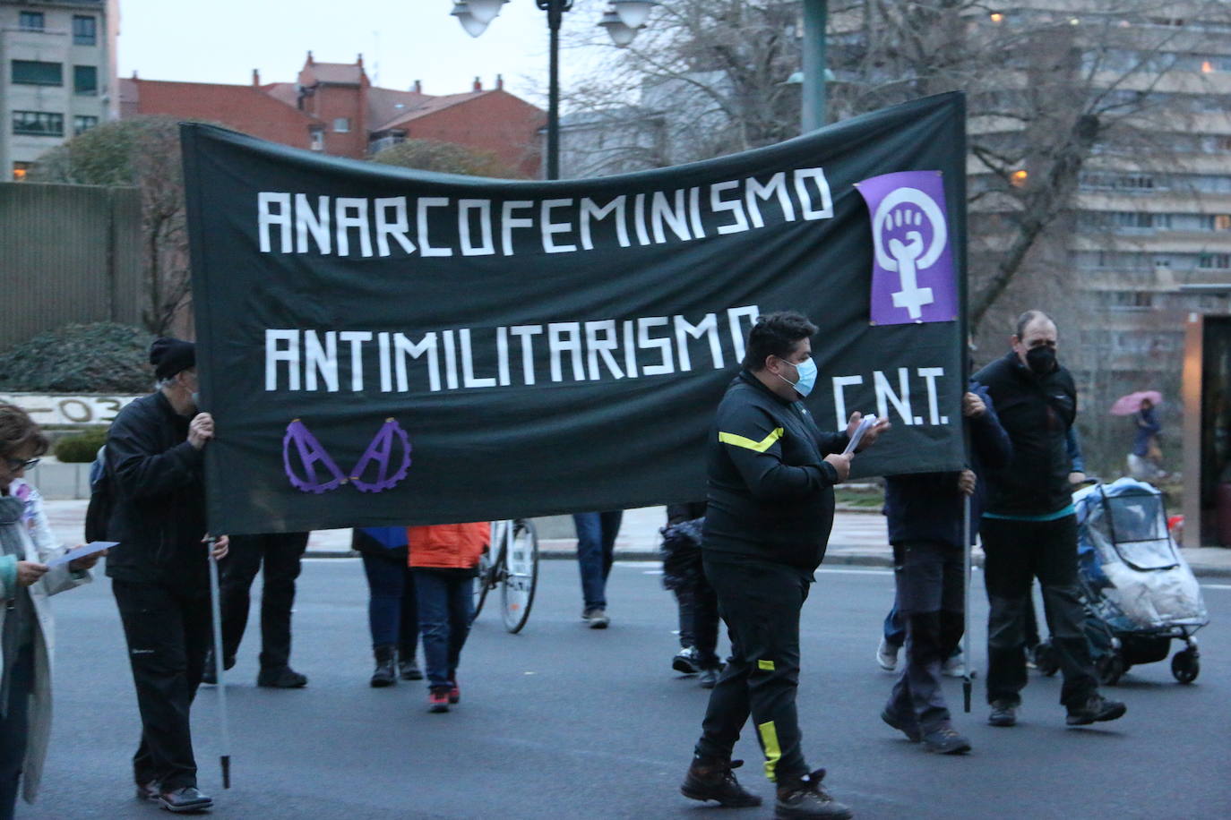 Las calles de la capital se han teñido de violeta en la manifestación reivindicativa del Día Internacional de la Mujer.