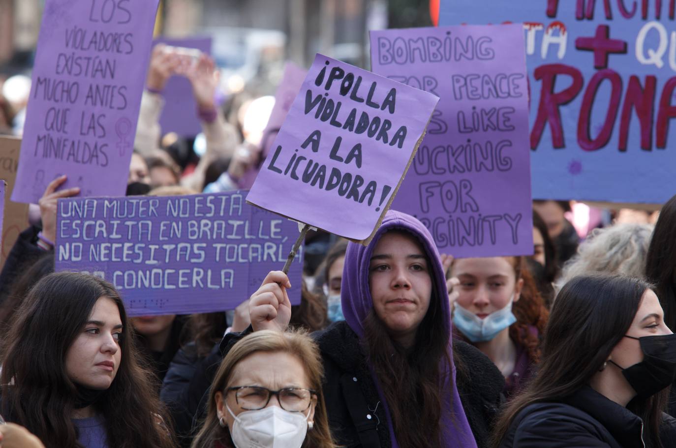 Manifestación de la Asociación de Mujeres Feministas Bercianas en Ponferrada. 