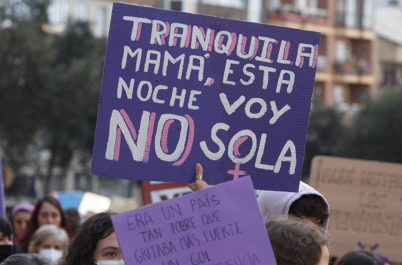 Manifestación de la Asociación de Mujeres Feministas Bercianas en Ponferrada. 