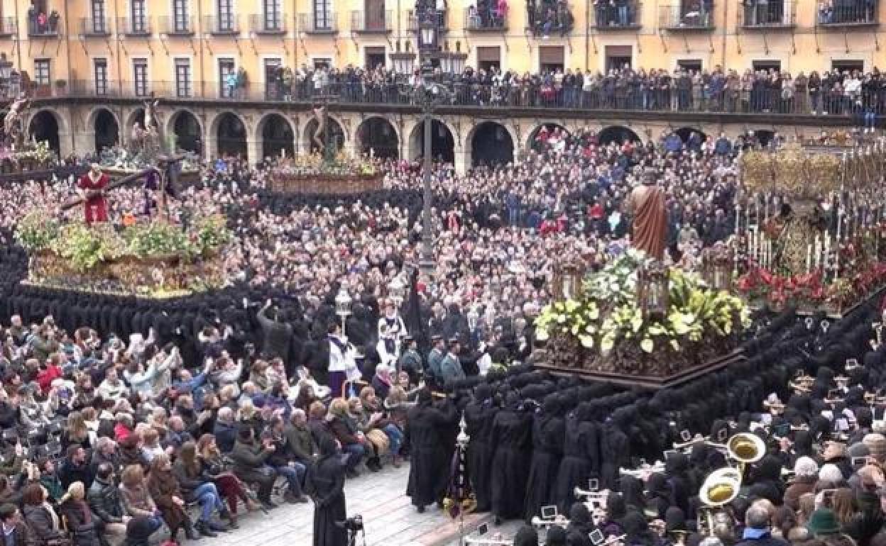 El consejero portavoz señaló que los datos asistenciales siguen esta tendencia a la baja.