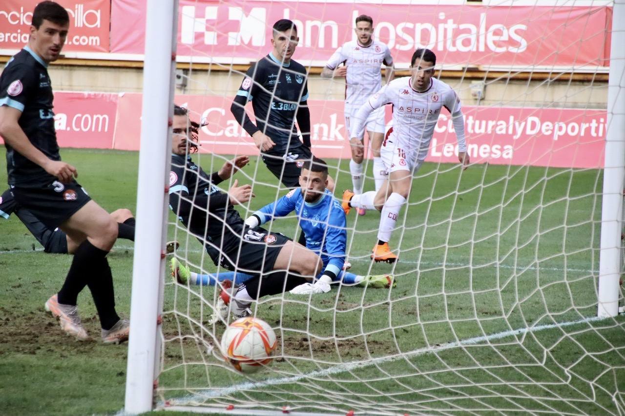 El conjunto leonés se medía a los riojanos en el Reino de León en una nueva jornada de la Primera División RFEF.