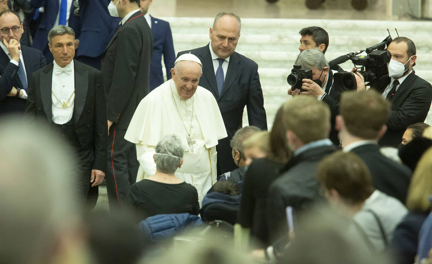 El Papa Francisco recibe en la Audiencia General en el Vaticano a la expedición del club berciano en el año de su centenario.
