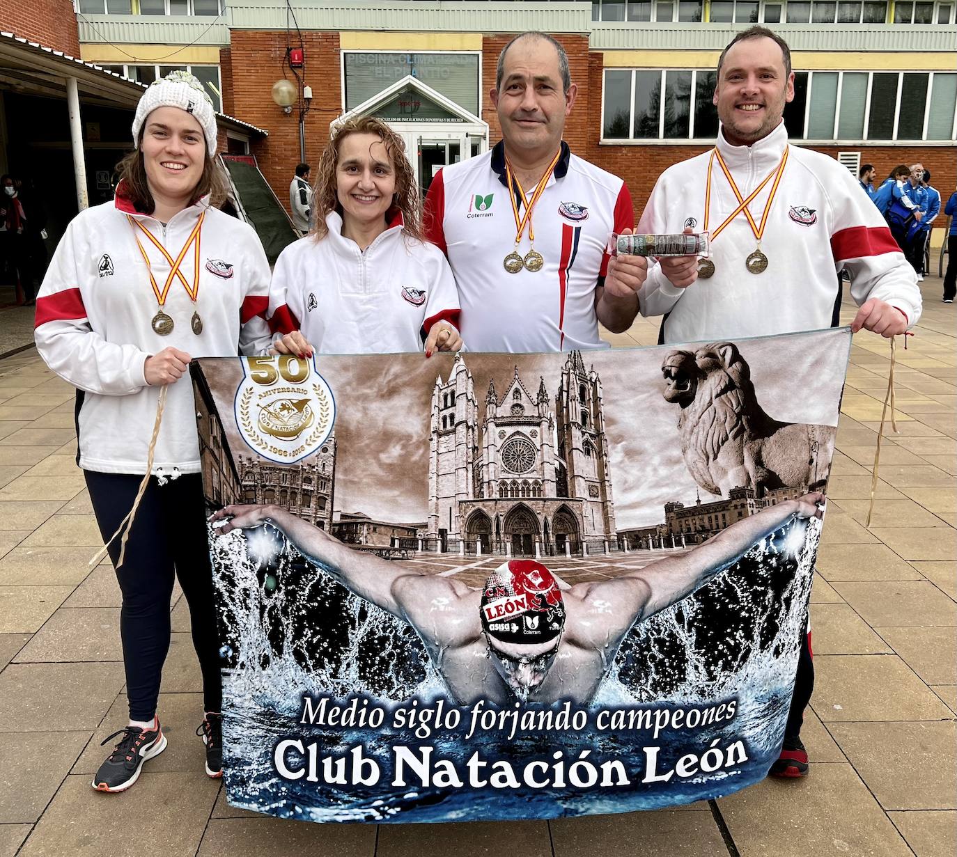 El Club Natación León ha firmado seis metales en su participación en la cita burgalesa.