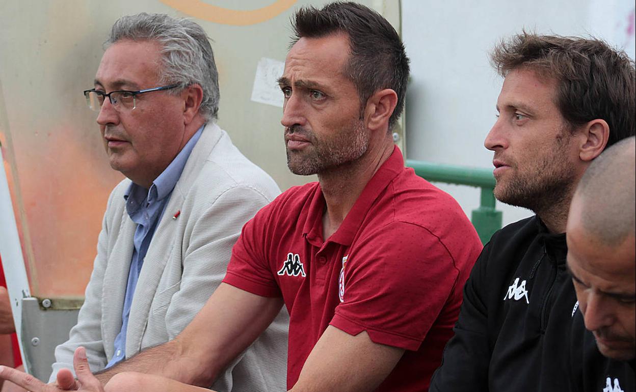 José Manuel Aira, entrenador de la Cultural.