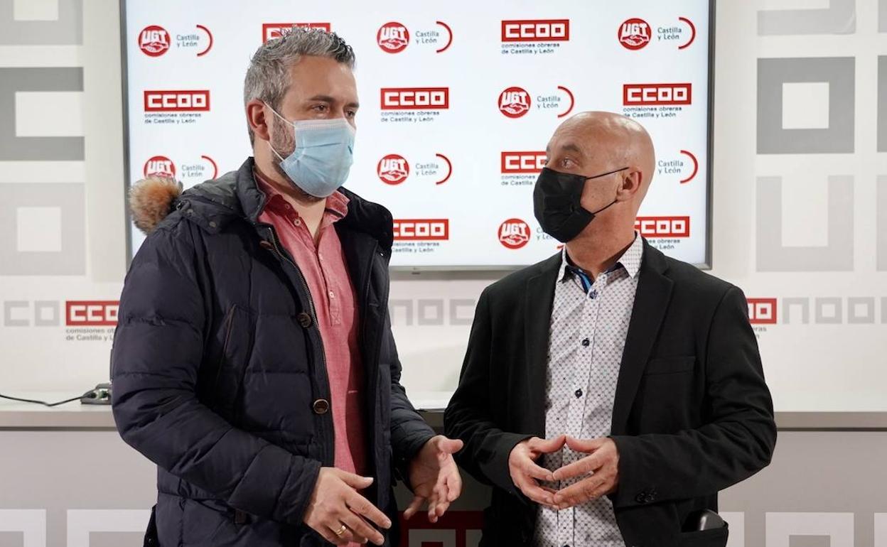 El secretario de Acción Sindical, Salud Laboral y Medio Ambiente de CCOO en Castilla y León, Fernando Fraile, y el secretario de Acción Sindical y coordinador del Diálogo Social de UGT en Castilla y León, Raúl Santa Eufemia. 