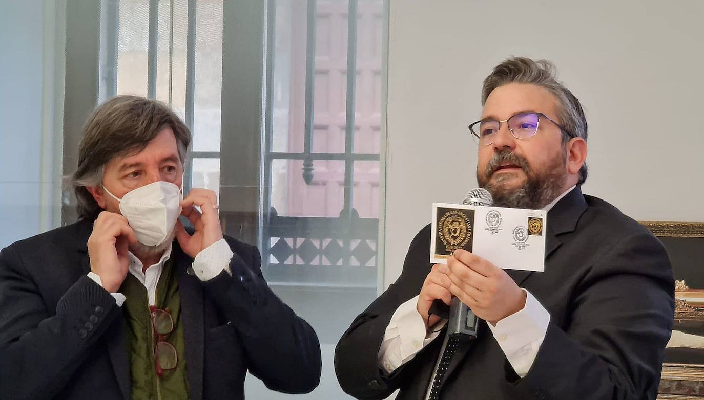 Nuestra Señora de las Angustias y Soledad, la cofradía vas longeva de León, presenta sello y matasellos propio en la antesala de la Semana Santa. El afán coleccionista de Gonzalo González Cayón permite desarrollar la iniciativa que coincide con una exposición filatélica en San Marcelo. 