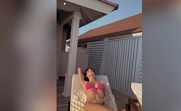 Así lo demuestran estas fotos tan cariñosas en la piscina.