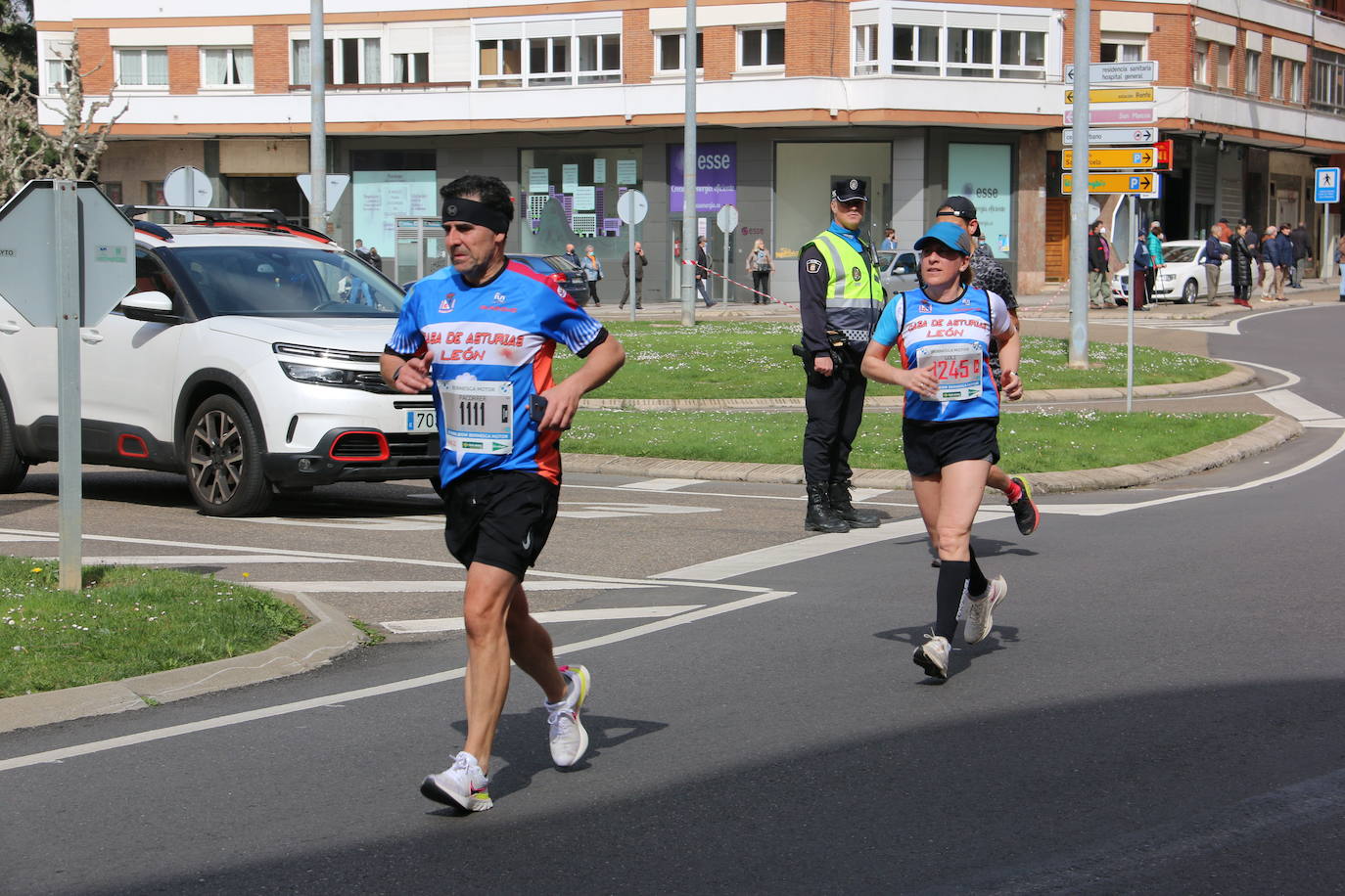 Fotos: Llegada a meta de la Media Maratón