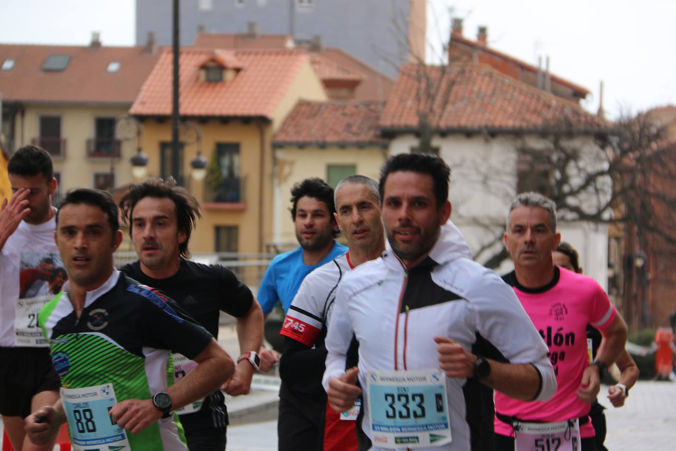 Fotos: Paso junto a la Catedral