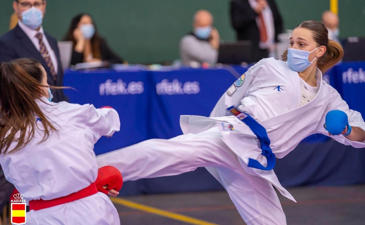 Tania Fernández, en uno de los combates de este Campeonato de España.