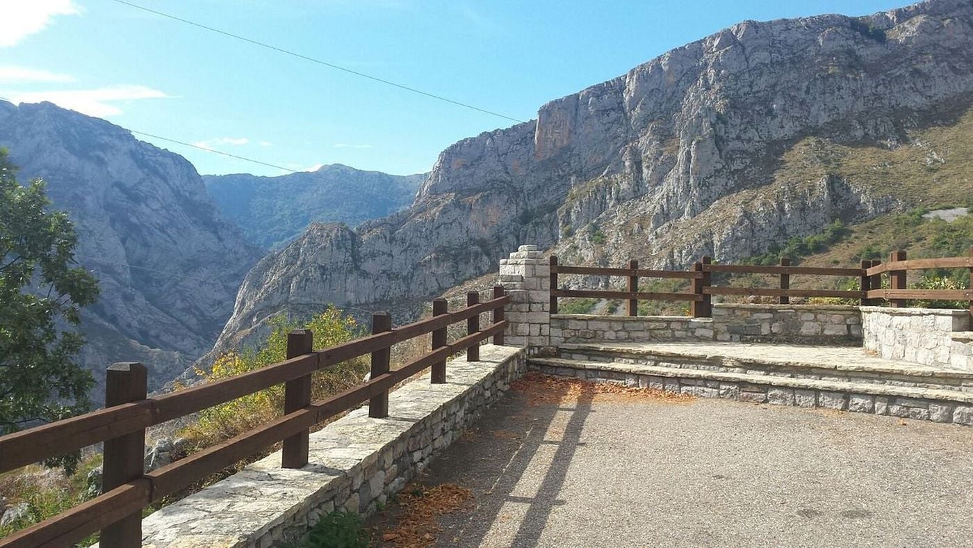 12 'aventuras' que merece la pena vivir o revivir en la provincia de León | León ofrece un amplio catálogo de destinos que llaman a la puerta de los turistas para la próxima Semana Santa. 