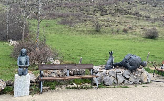 Elementos decorativos en la zona de bancos.