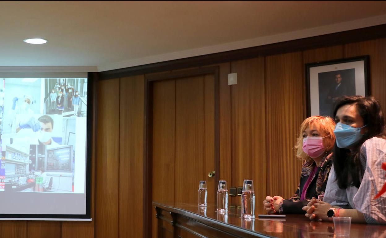 La investigadora del CSIC, Laura Lechuga, pasó este jueves por la Universidad de León (ULE) para hablar de nanotecnología.