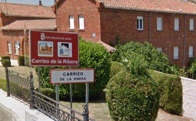 Cartel de entrada al municiupio de Carrizo de la Ribera. 