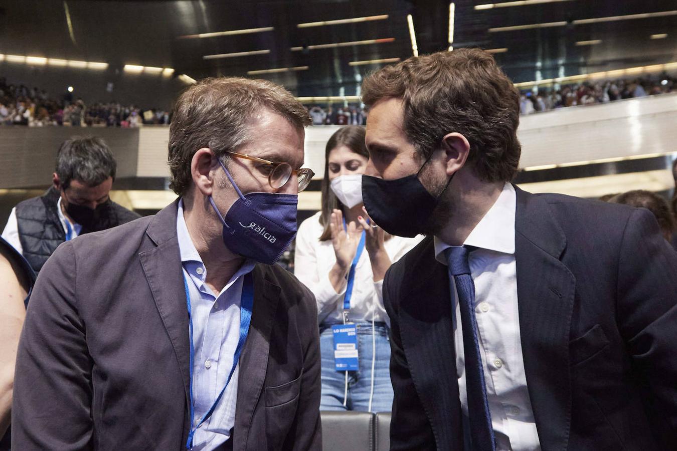 El presidente del Partido Popular, Pablo Casado, junto al candidato a presidir el partido, Alberto Núñez Feijóo, y Cuca Gamarra, durante el XX Congreso Nacional.