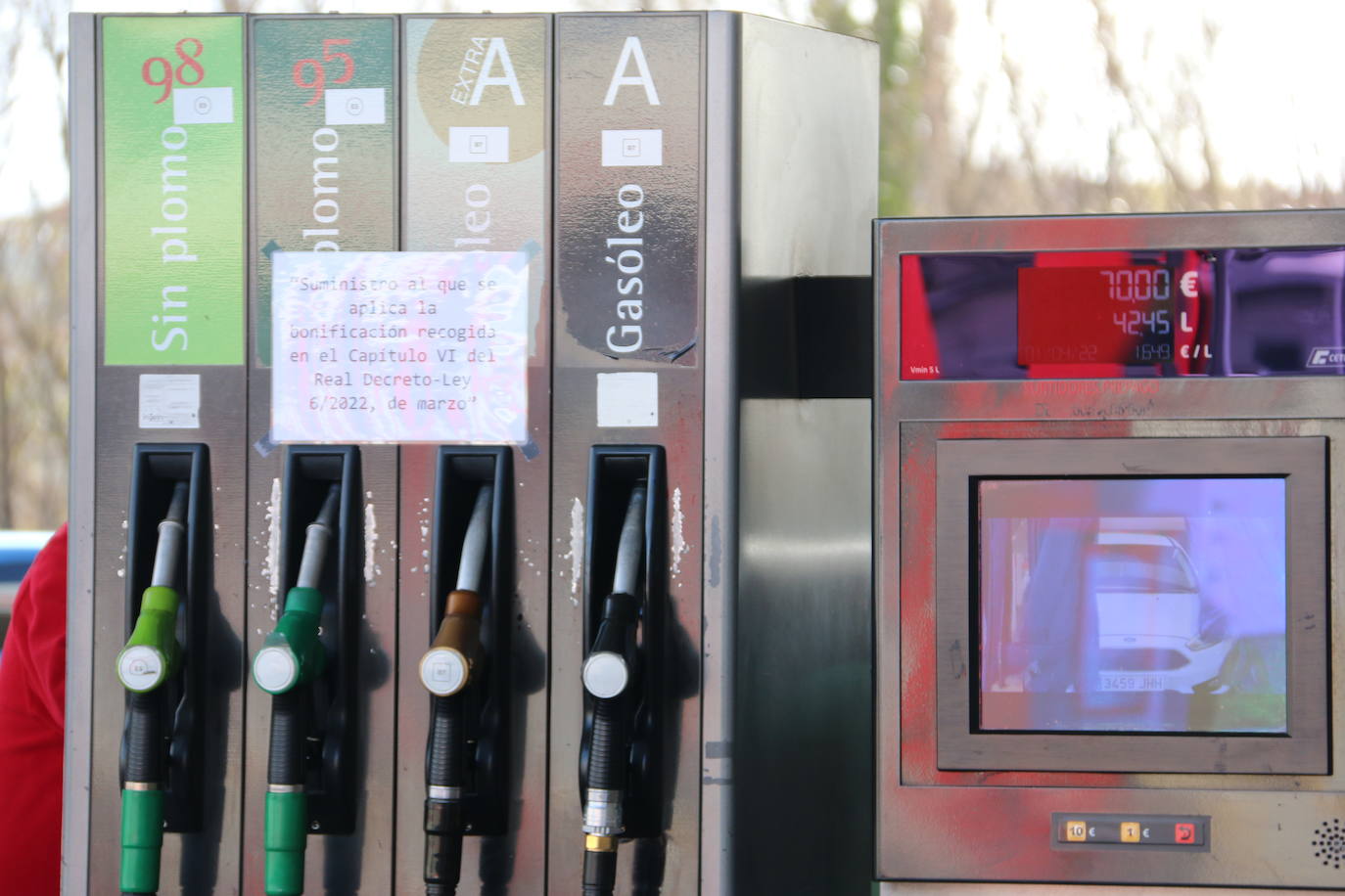 Fotos: Bajada de precios en las gasolineras de León