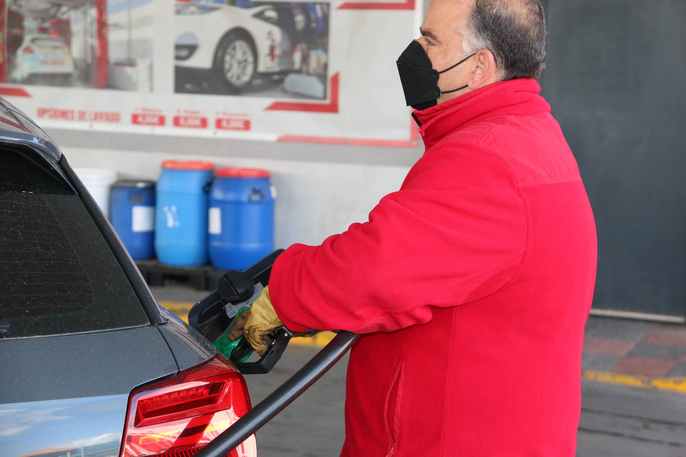 Fotos: Bajada de precios en las gasolineras de León