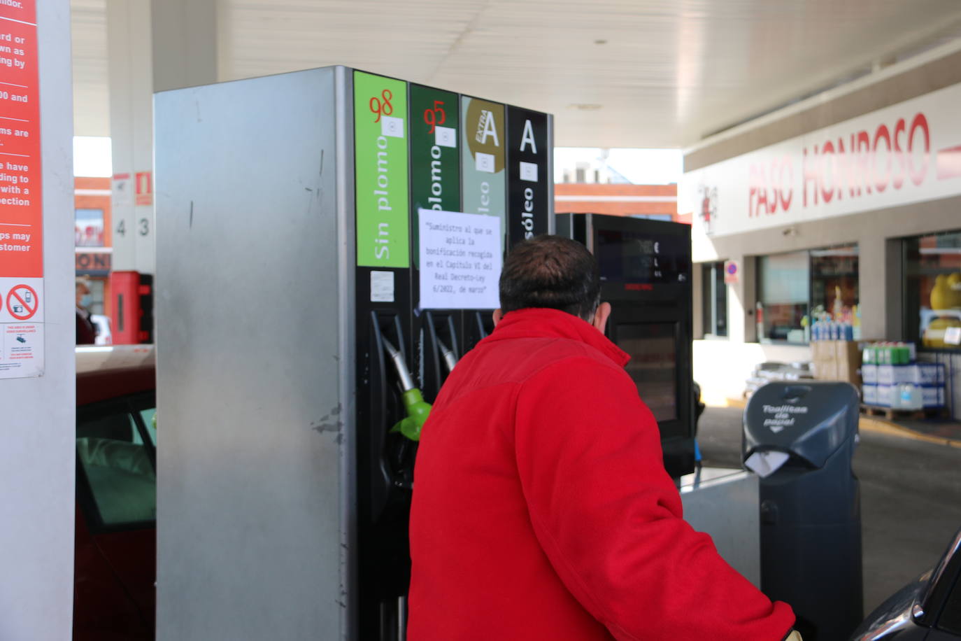 Fotos: Bajada de precios en las gasolineras de León