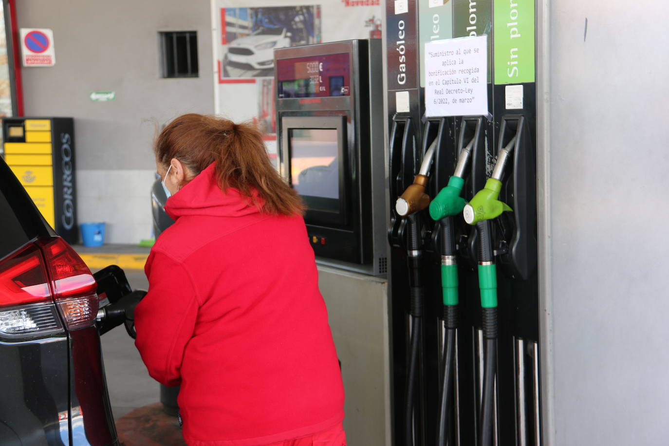 Fotos: Bajada de precios en las gasolineras de León