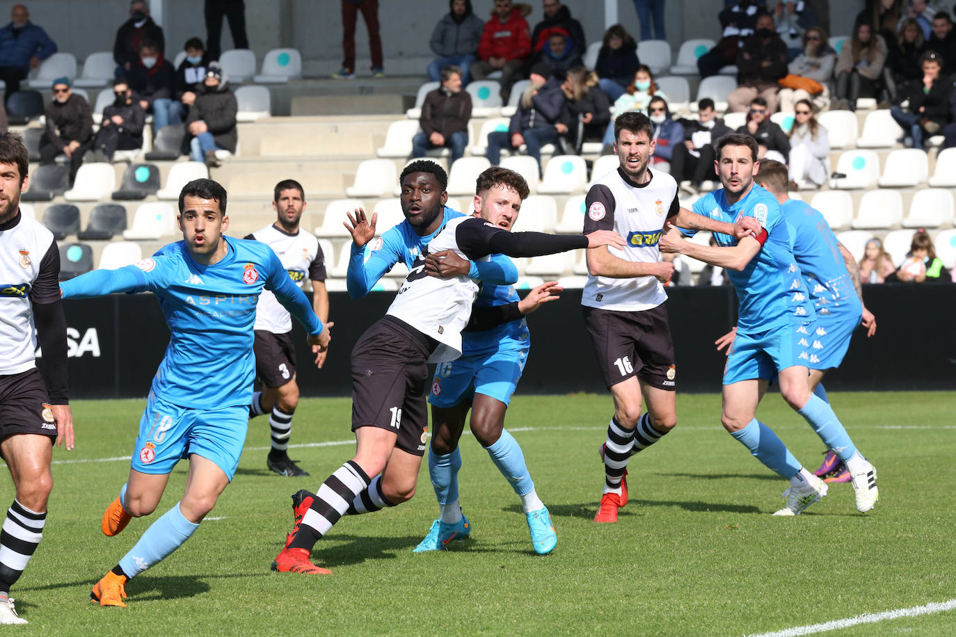 El conjunto leonés suma un empate agridulce en su visita al Real Unión