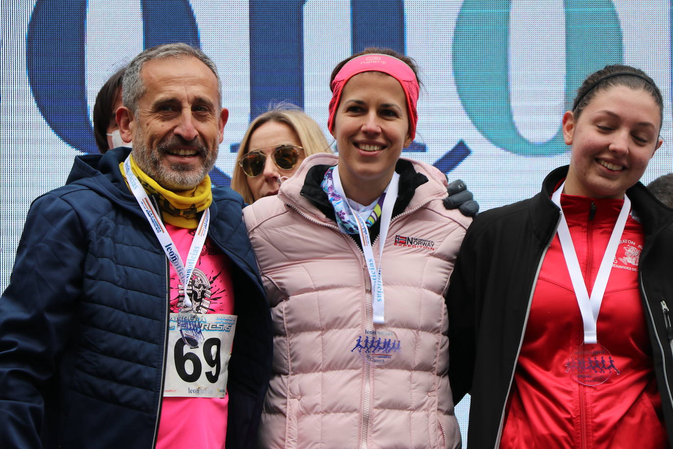 Individuales, por parejas, mixtos y por equipos, éstos son los ganadores de la III edición de la Carrera de las Empresas organizada por Leonoticias.