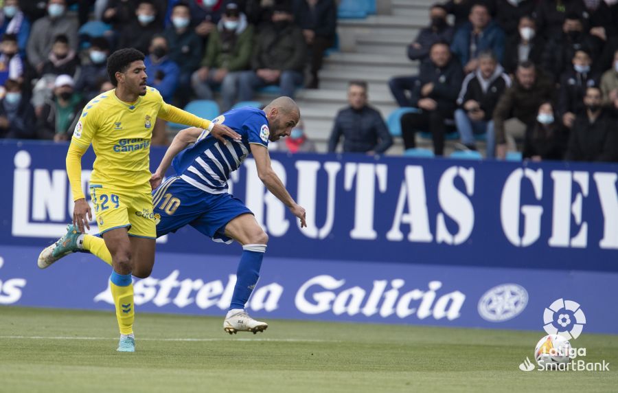 La Deportiva se mide a Las Palmas en el estadio berciano en un partido vital para los objetivos blanquiazules